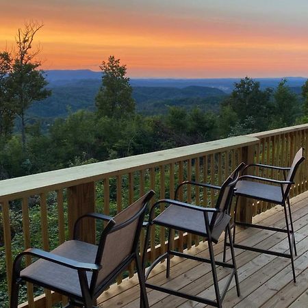 Upscale Gatlinburg Cabin Deck, Fire Pit And Hot Tub Eksteriør billede