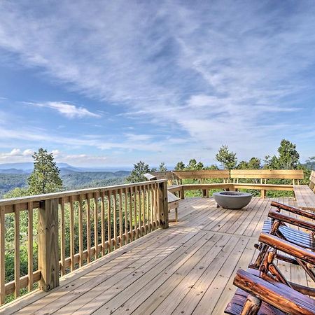Upscale Gatlinburg Cabin Deck, Fire Pit And Hot Tub Eksteriør billede