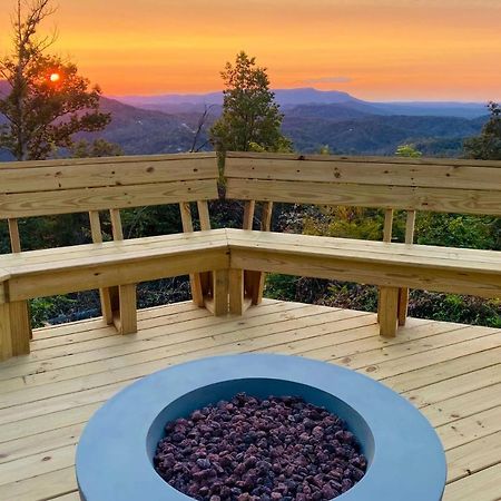 Upscale Gatlinburg Cabin Deck, Fire Pit And Hot Tub Eksteriør billede
