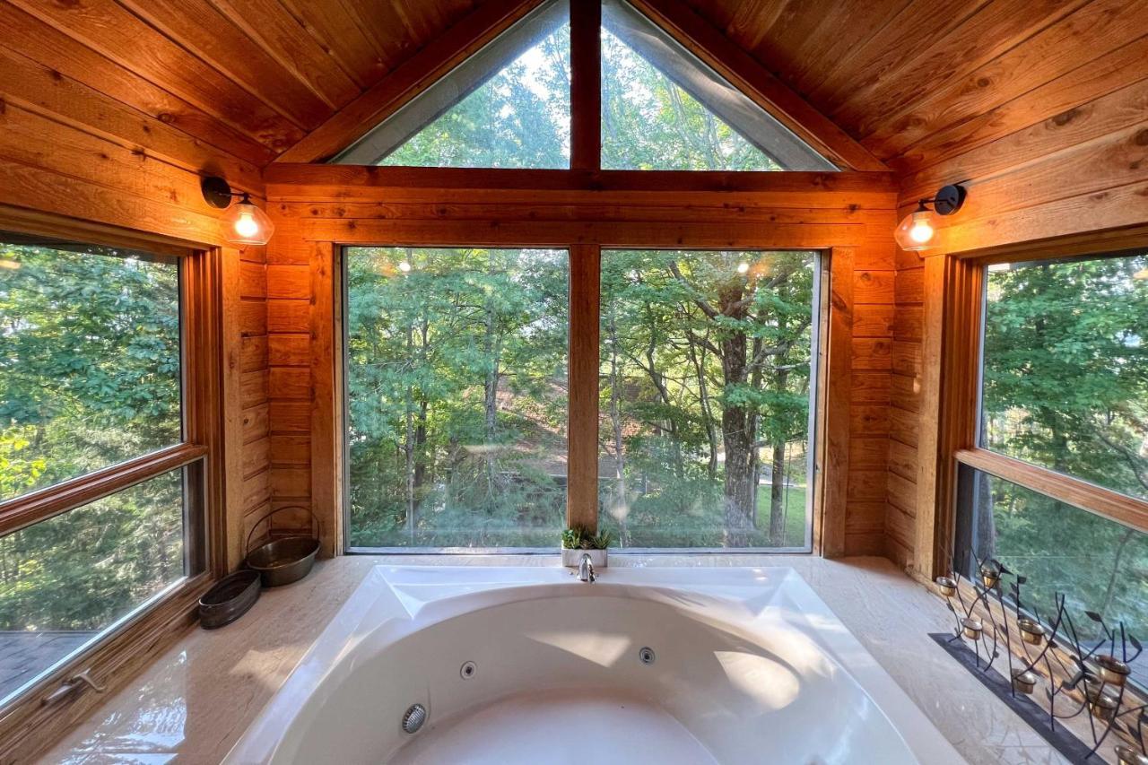 Upscale Gatlinburg Cabin Deck, Fire Pit And Hot Tub Eksteriør billede
