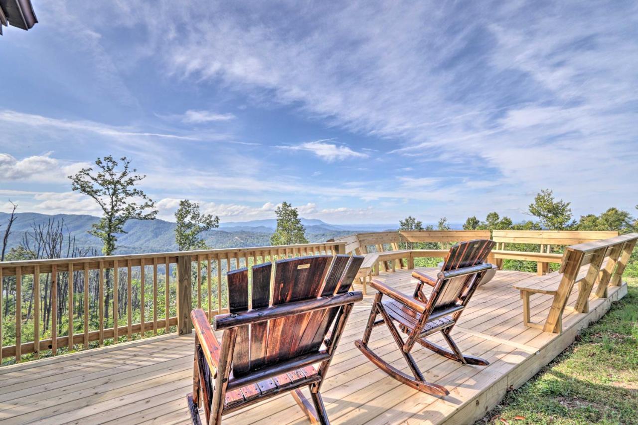 Upscale Gatlinburg Cabin Deck, Fire Pit And Hot Tub Eksteriør billede