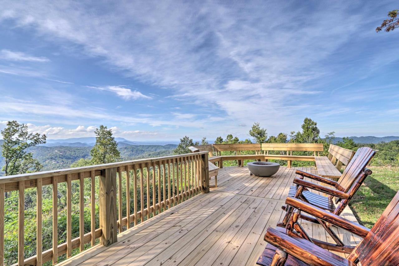 Upscale Gatlinburg Cabin Deck, Fire Pit And Hot Tub Eksteriør billede