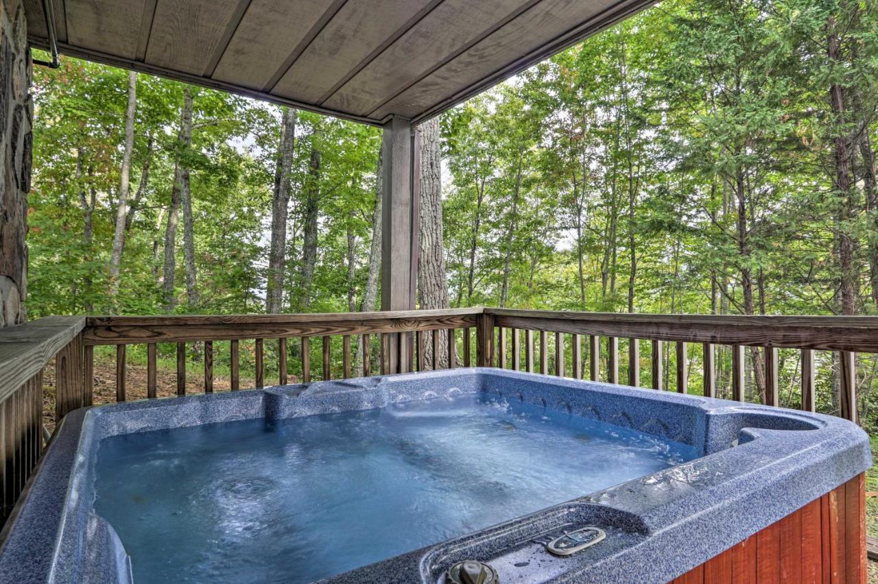 Upscale Gatlinburg Cabin Deck, Fire Pit And Hot Tub Eksteriør billede