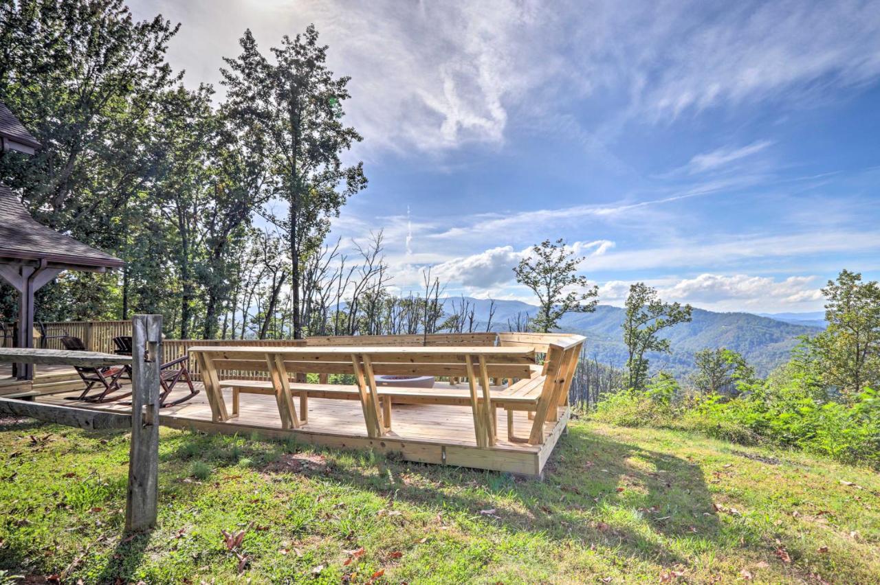 Upscale Gatlinburg Cabin Deck, Fire Pit And Hot Tub Eksteriør billede
